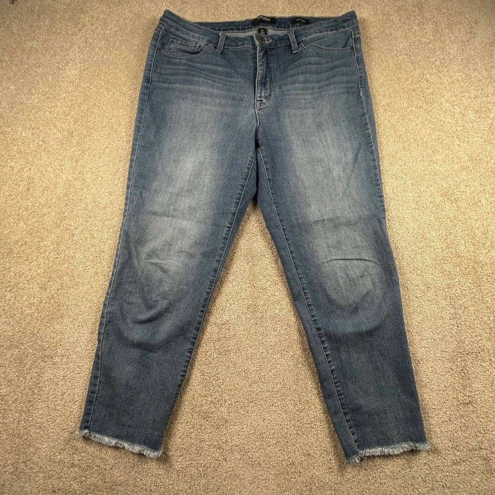Nine West Skinny Capri Jeans Womens 14 Medium Wash Blue Frayed Hem Cropped Denim